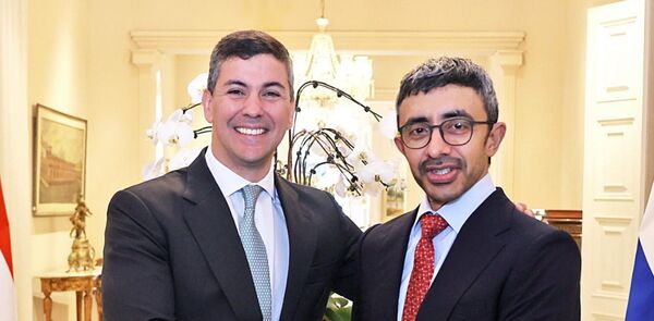 Santiago Pe帽a se re煤ne con el ministro emirat铆, Abdullah bin Zayed Al Nahyan en la que abordaron como tema principal la negociaci贸n entre Mercosur y EAU - Revista PLUS