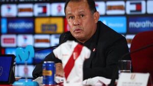 Perú suma a un "paraguayo" para partidos con Chile y Argentina