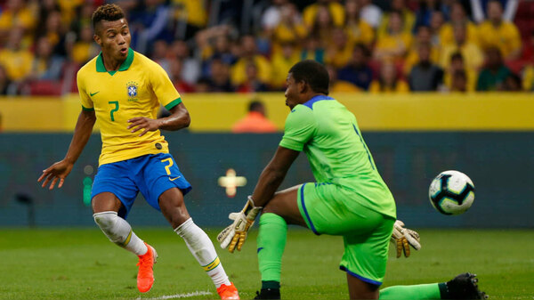 Versus / Brasil convoca a David Neres ante lesión de Raphinha