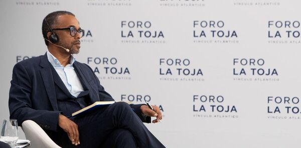 Cris Turner: "Espa帽a puede ser puente entre Europa y Am茅rica en armonizaci贸n sobre datos e IA" - Revista PLUS