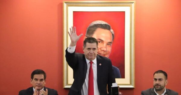 Filtran documentos que involucran a Cartes en operaciones de lavado y lo conectan con Corea del Norte