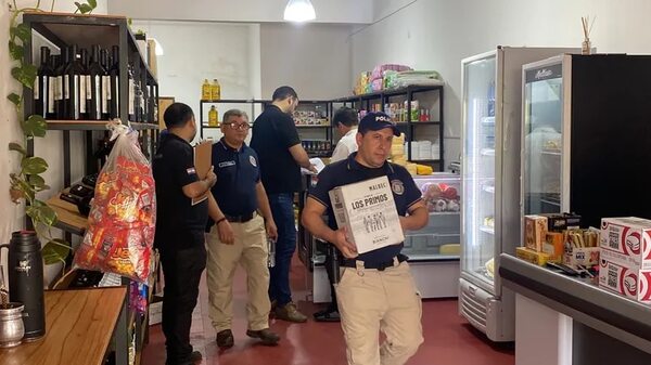 Requisan productos que serían de contrabando durante allanamientos en Concepción - Policiales - ABC Color