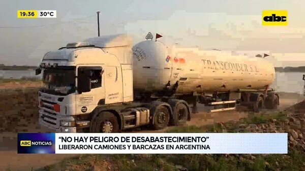 Video: liberaron camiones y barcazas en Argentina - ABC Noticias - ABC Color