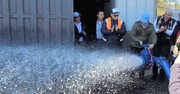 La Nación / Gobierno de Mario Abdo inauguró acueducto del Chaco pese a fallas