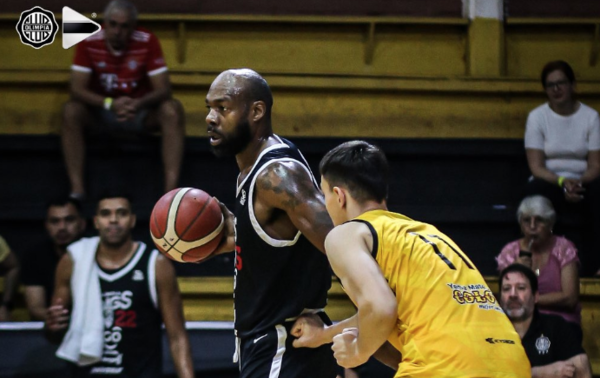 Versus / Visita de Olimpia al Sur desemboca en escándalo, denuncias y comisaria