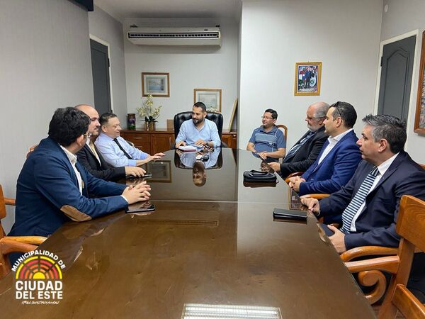 Inversionistas europeos, de gira por Ciudad del Ese - La Clave