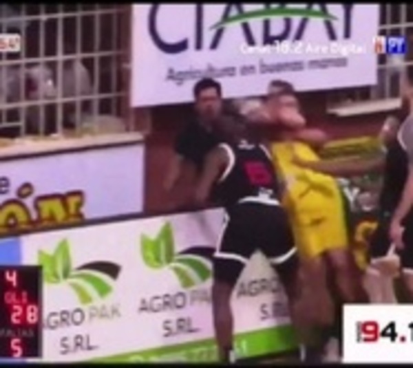 Supuesto racismo provocó enfrentamiento en partido de básquet - Paraguay.com