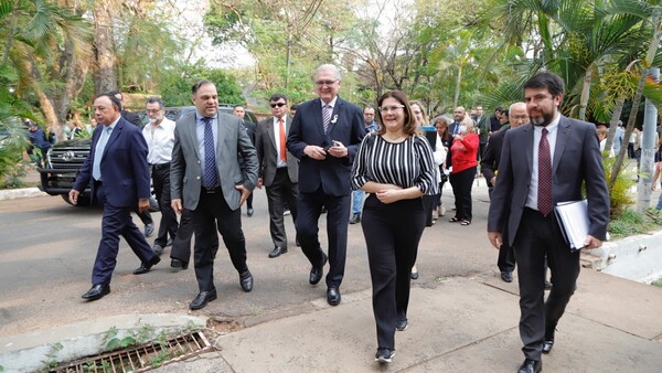 Ante graves denuncias, autoridades observan la realidad del Hospital Psiquiátrico