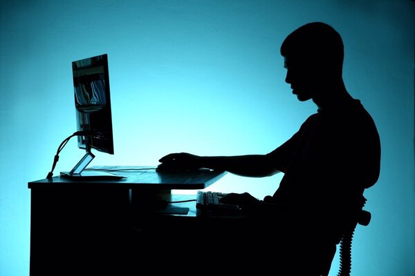 Usuarios de entre 14 y 30 años son los más estafados en internet | OnLivePy