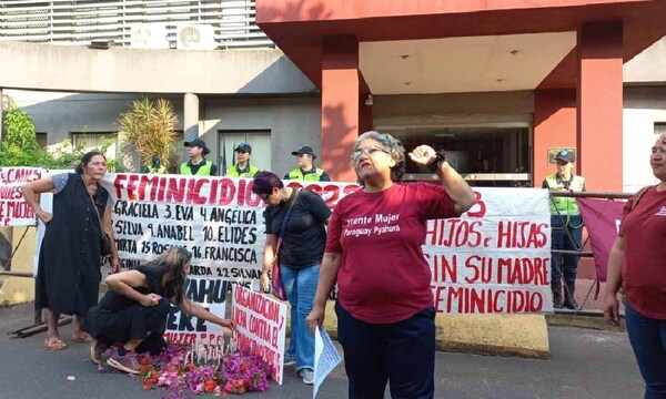 Mujeres se manifiestan para exigir acciones contra feminicidios y la violencia – Prensa 5