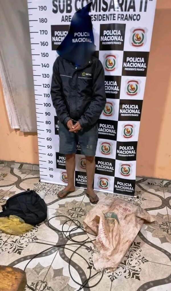 Cae joven que presuntamente robaba cables de un concurrido parque - Policiales - ABC Color