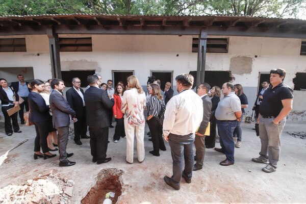 Diario HOY | Realizan visita al Neuro tras denuncias de maltratos: 10 pacientes serán trasladados