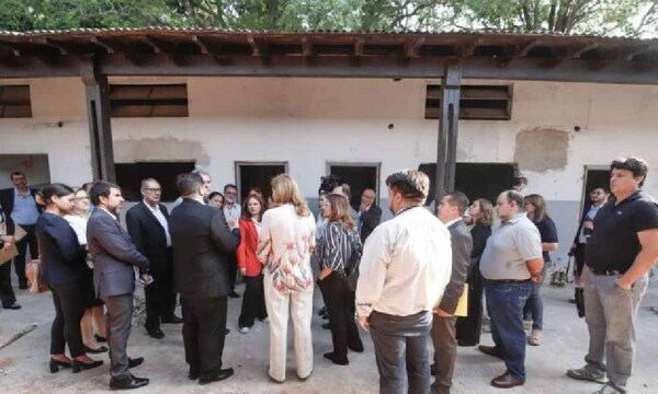 Realizan visita al Neuro tras denuncias de maltratos: 10 pacientes serán trasladados – Prensa 5