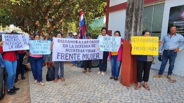 Diario HOY | Marcha y volanteada en Concepción para repudiar violencia contra la mujer
