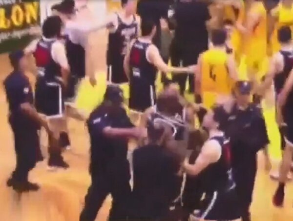 Supuesto insulto racista a jugador de Olimpia Kings: "Los árbitros no percibieron ninguna ofensa" · Radio Monumental 1080 AM