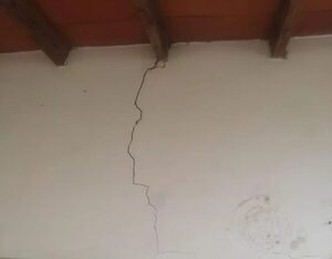 Caacupé: denuncian que escuela está en peligro de derrumbe por detonaciones de dinamita   - Nacionales - ABC Color