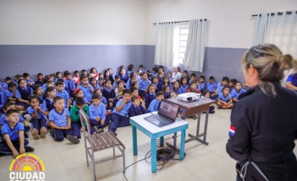 Intensa campaña de educación vial en escuelas de CDE