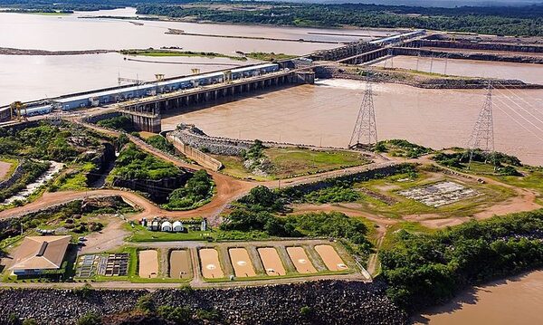 La central hidroel茅ctrica de Brasil suspende operaciones tras la grave sequ铆a en la Amazon铆a - Revista PLUS