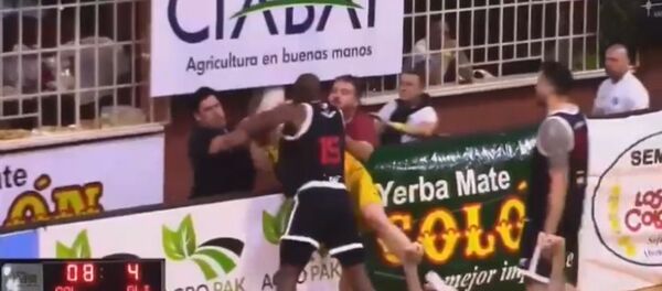 Violento enfrentamiento en partido de básquetbol por supuesta discriminación racial