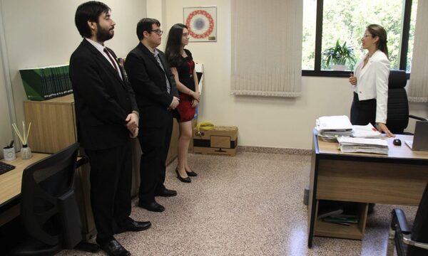 Alumnos de Universidad Católica visitan Palacio de Justicia de Ciudad del Este