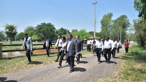 Pobladores de Remansito defienden ocupación en tierras del Ministerio de Defensa - Noticiero Paraguay