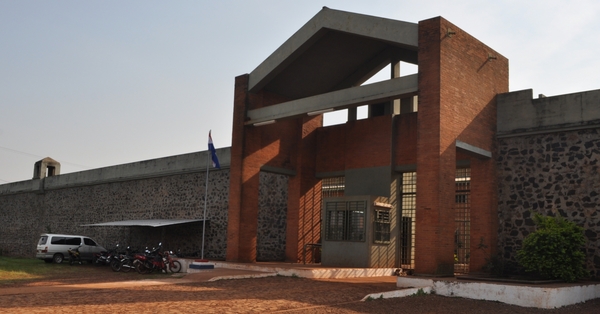 Ministro de Justicia destituyó a director del penal de Encarnación tras filtración de supuesta fiesta clandestina