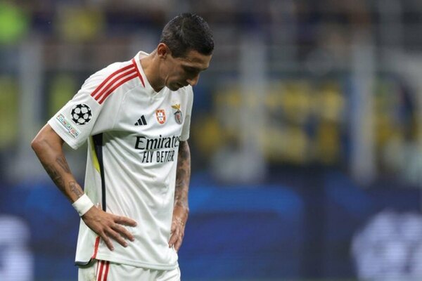Versus / Ángel Di María se retiró lesionado en el Benfica y es duda para el partido contra Paraguay