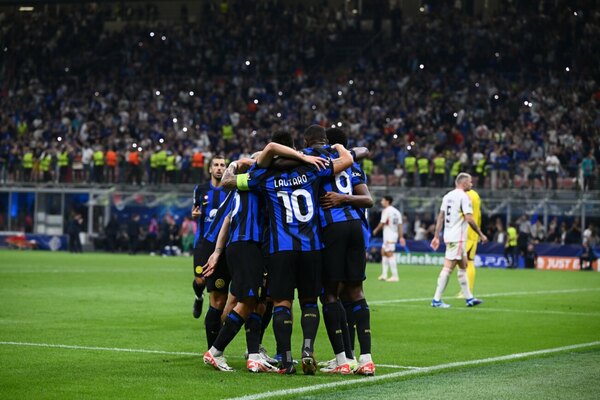 Versus / Inter de Milan cumple en casa ante el Benfica