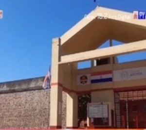 Destituyen a director de cárcel de Encarnación - Paraguay.com