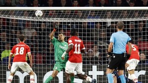 Una segunda parte loca para un empate en Eindhoven