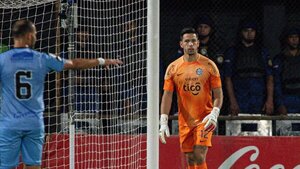 Olimpia debe ponerse las pilas si desea retener al portero Juan Espínola