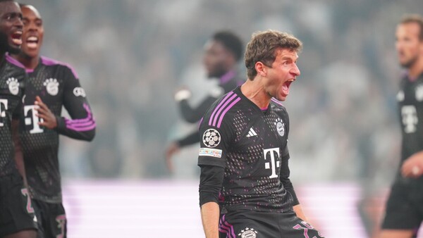 Un Bayern de récord sufre para remontar en Copenhague