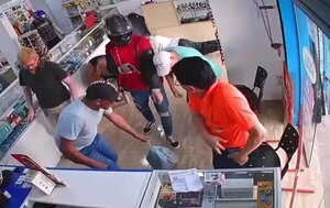 Video: asalto a mano armada a boca de cobranzas de Lambaré - Policiales - ABC Color