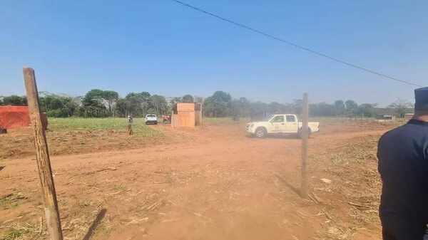Siguen invadiendo propiedad de exazurarera y la policía no actúa, denuncian - Nacionales - ABC Color