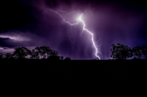 Anuncian tormentas con vientos superiores a 100 km/h
