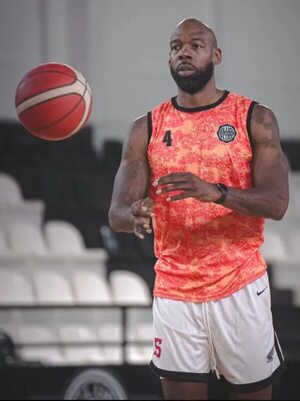 Baloncesto: Olimpia repudia hechos racistas del encuentro con Colonias Gold - Polideportivo - ABC Color