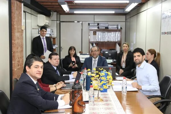 Buscan reflotar blanqueo de invasores vips de Antebi Cue - Nacionales - ABC Color