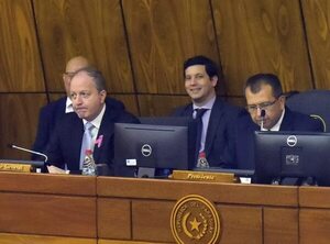 Fernández Valdovinos pide a parlamentarios tener cuidado para no aumentar PGN 2024 - Economía - ABC Color