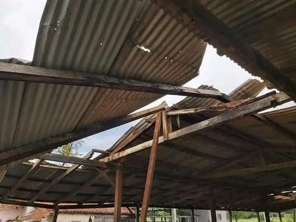 Temporal produjo destrozos en colegio agrícola de Obligado | 1000 Noticias