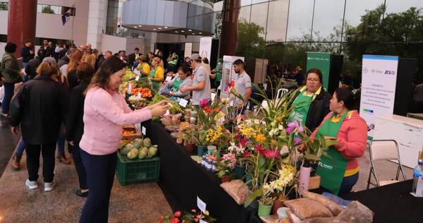 Feria agropecuaria hoy hasta las 15:00 horas en la explanada del Congreso Nacional