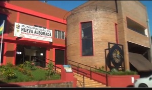 Hurtaron tractor de la Gobernación de Itapúa del estacionamiento de la Municipalidad de Nva. Alborada