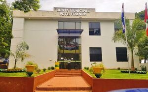 En Pdte. Franco, funcionarios de la Junta Municipal ya no tienen ni para el pasaje - La Clave
