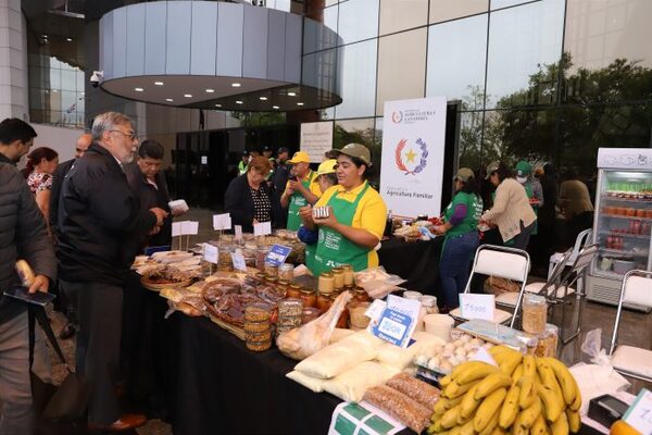 Feria agropecuaria este miércoles en la explanada del Congreso Nacional