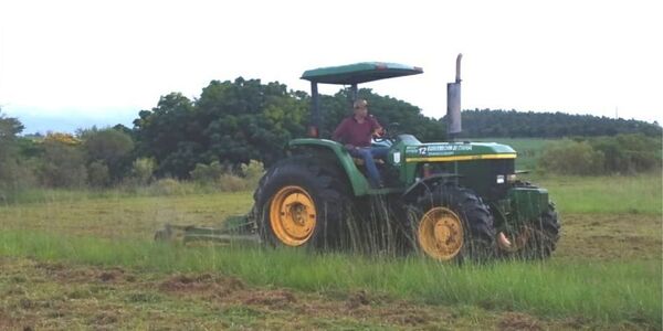 NUEVA ALBORADA: HURTARON UN TRACTOR DE LA GOBERNACIÓN DE ITAPÚA - Itapúa Noticias