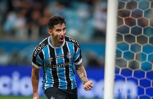 Versus / Mathías Villasanti y otro reconocimiento en el fútbol brasileño