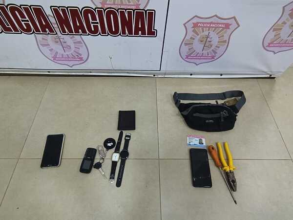 Diario HOY | Detienen a joven por robo de costosa batería de telefonía