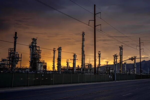 Petroleros anuncian “tijerazo” y se espera fuerte alza de precios - Mundo - ABC Color