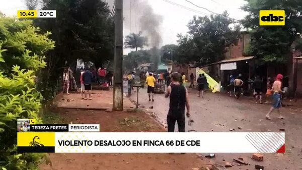 Video: Violento desalojo en Finca 66 de CDE - ABC Noticias - ABC Color