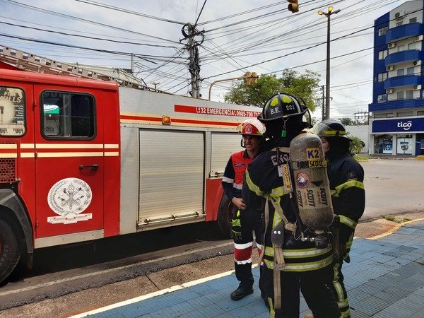 Principio de incendio en depósito de supermercado en Encarnación