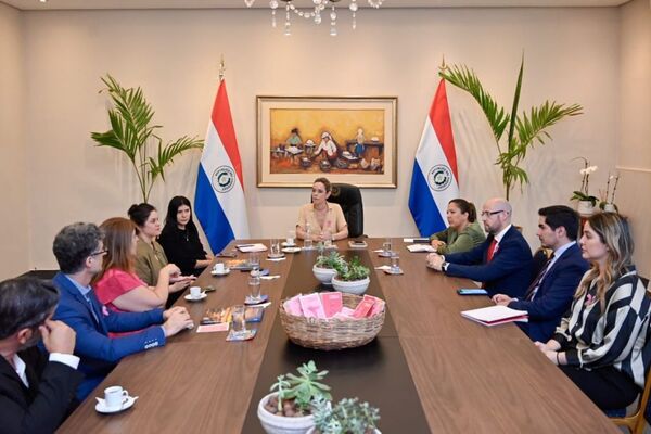 Coinciden en la importancia de contar y mostrar historia y tradiciones del Paraguay al mundo